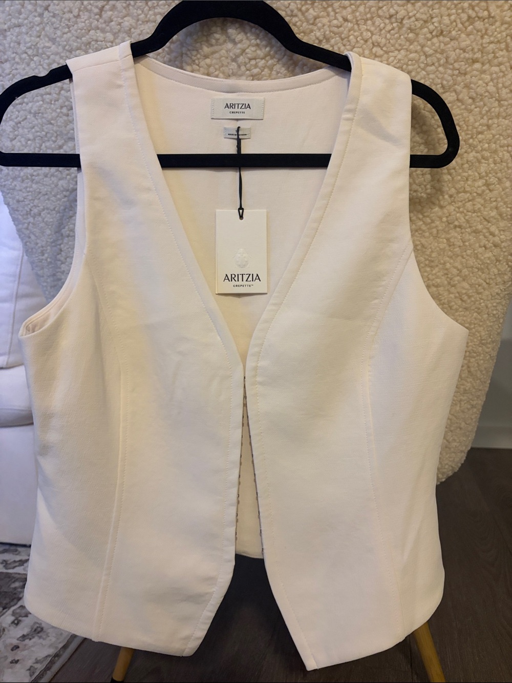 Aritzia Ivory Sleeveless V-Neck Vest